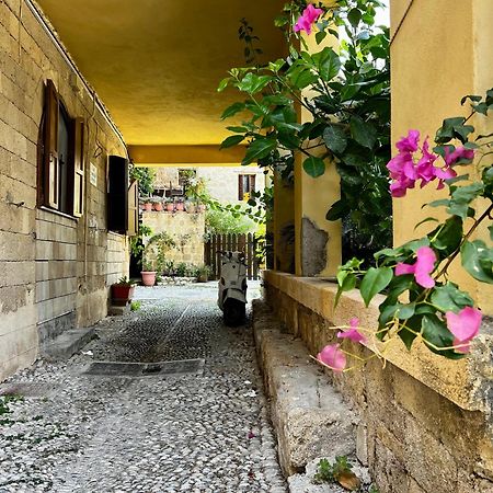 The Knight And The Pomegranate - Luxury Medieval Villa Родос Экстерьер фото